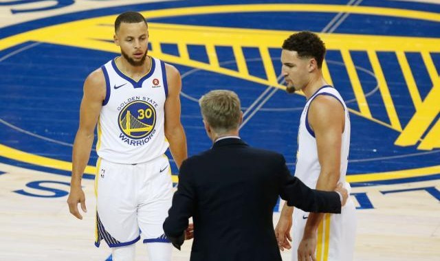 两位马刺系教头斗法 科尔牌多烧脑先丢一城