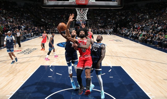 怀特22分吉迪复出21分 公牛逆转险胜森林狼获三连胜