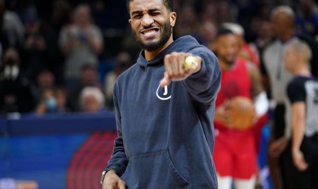 买断市场捡漏补强？勇士被坑+连败危机凸显