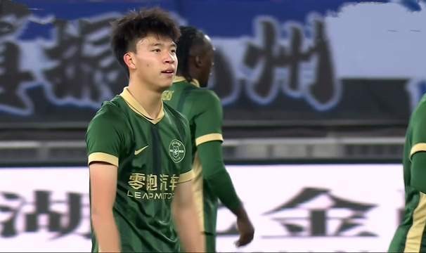 王钰栋留洋要趁早，与胡荷韬打动欧洲球队，别像申花2将浪费天赋