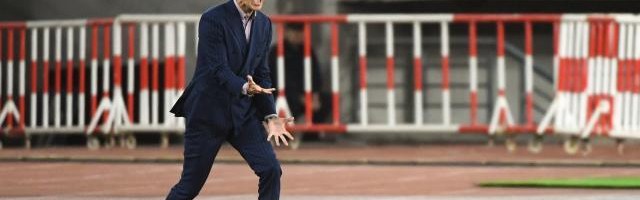 大连8轮不胜谢晖赛后揽责 唯有继续亮剑血战豪强