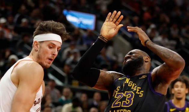 湖人患上浓眉依赖症！没他防守稀烂 哈姆再受质疑