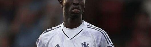 记者：曼联小将塞古-科内在洛桑体育训练，还踢了一场友谊赛