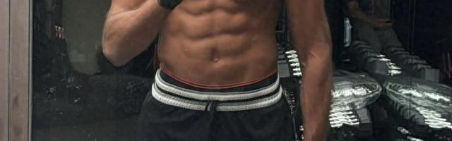 很皮！戈贝尔晒光头造型 前队友唐斯用法语打趣：兄弟你真秃啦？