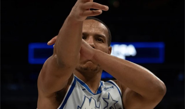 哈登谈贝恩关键三分：那球投的很棒，漂移的都快到界外去了