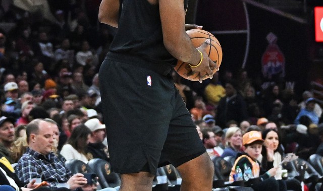 哈登：年轻时总觉得来日方长 现在我确实意识到打球的年头不多了